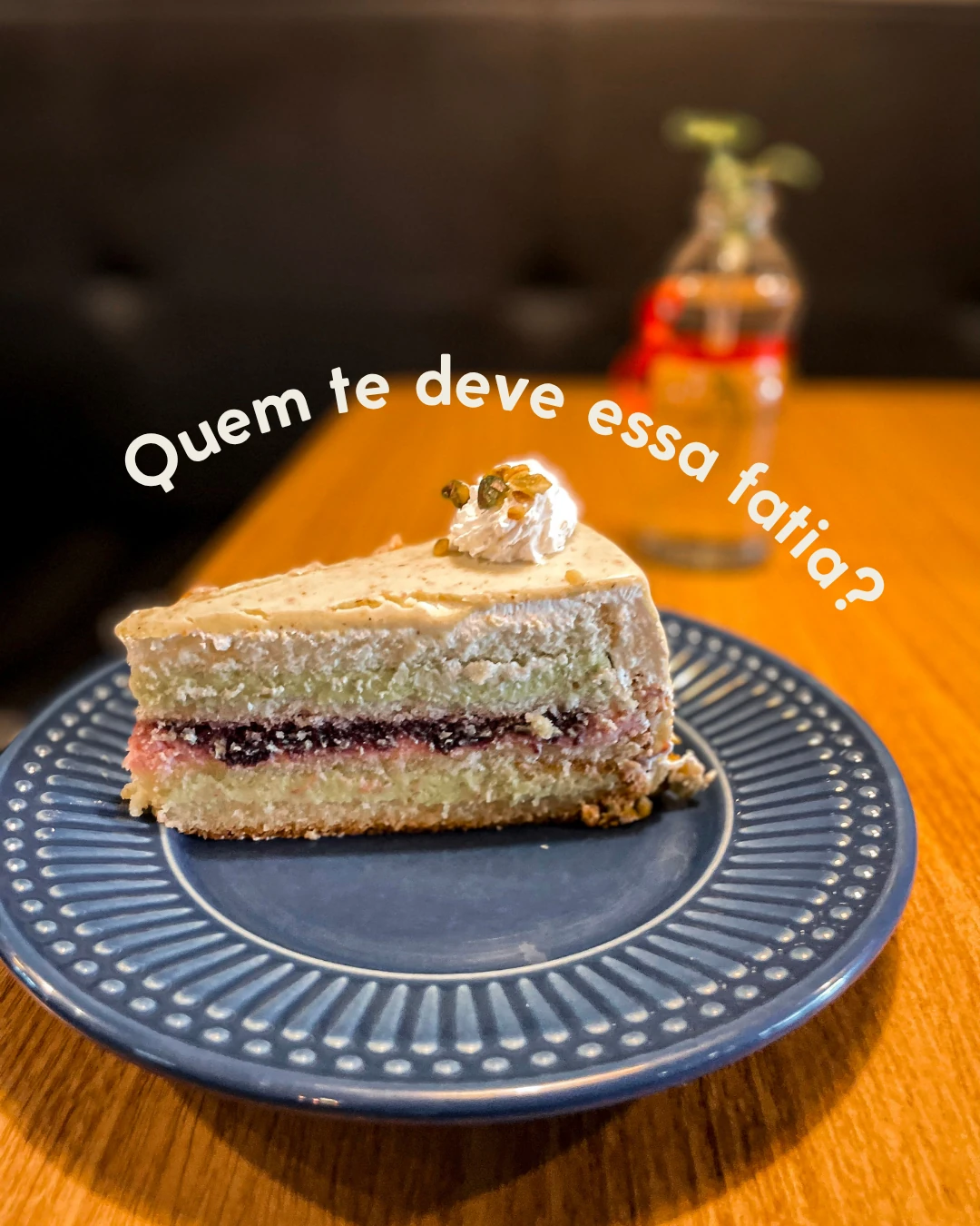 Publicação do Mansuè com fotografia de uma fatia de bolo e a chamada Quem te deve essa fatia?